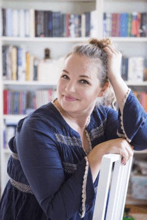 Forfattarfoto-Emmy-Abrahamson